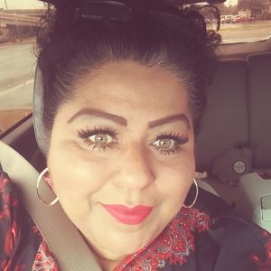 Meet your Posher, Claudia